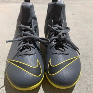 Nike Mecurial superfly 6 soccer cleats size 4.5Y